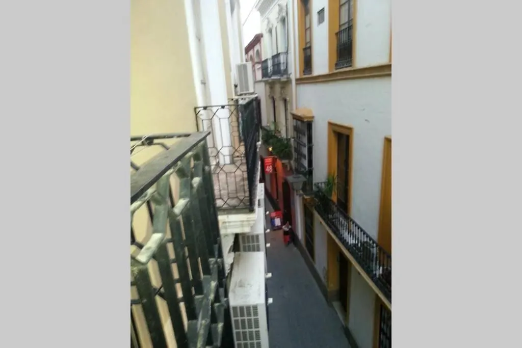 LOFT CON ENCANTO en Casa Palacio JUNTO CATEDRAL WIFI Sevilla