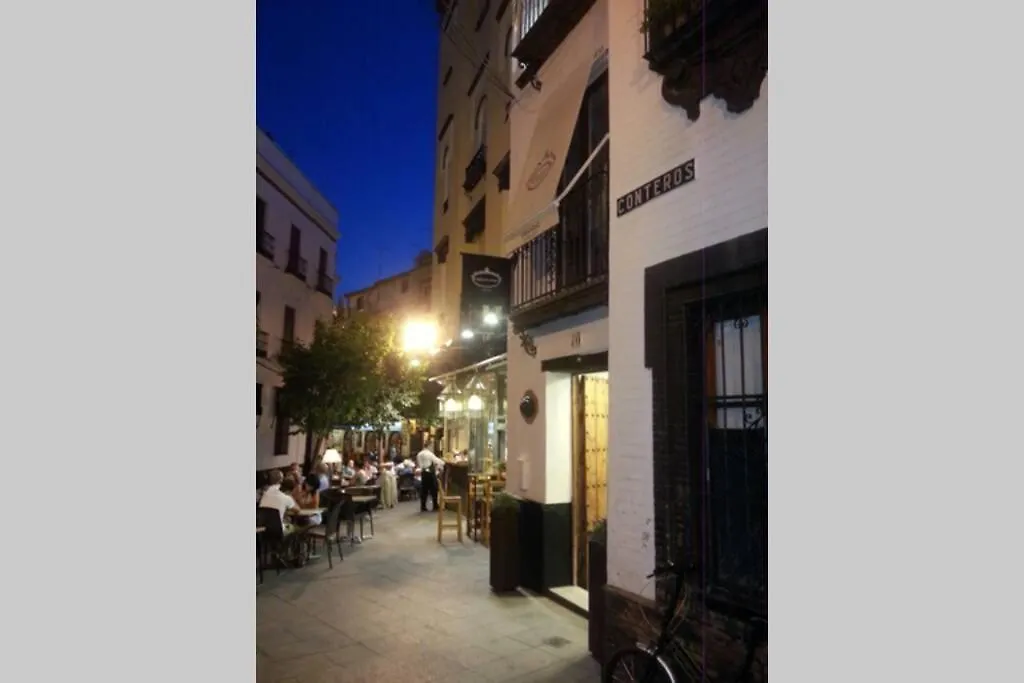 Apartamento LOFT CON ENCANTO en Casa Palacio JUNTO CATEDRAL WIFI Sevilla