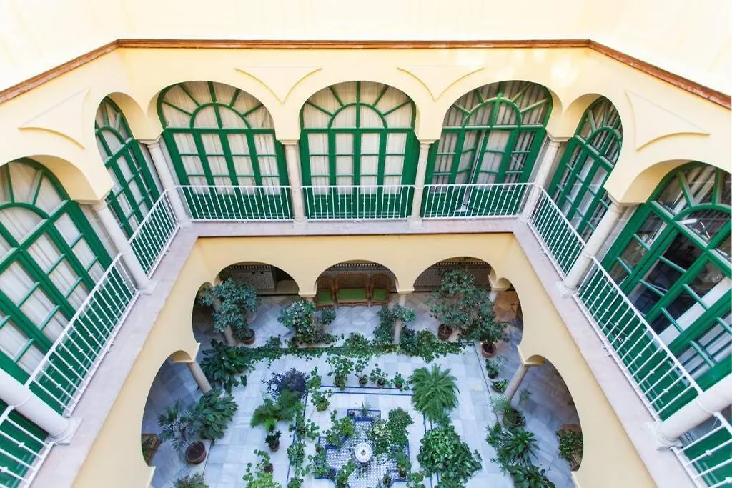 LOFT CON ENCANTO en Casa Palacio JUNTO CATEDRAL WIFI Sevilla
