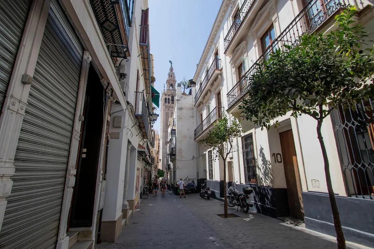 Apartamento LOFT CON ENCANTO en Casa Palacio JUNTO CATEDRAL WIFI Sevilla España