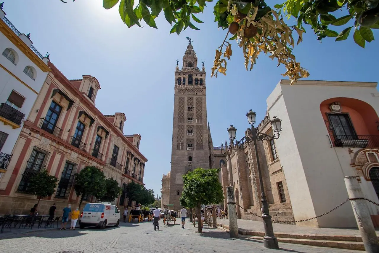Apartamento LOFT CON ENCANTO en Casa Palacio JUNTO CATEDRAL WIFI Sevilla