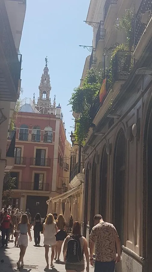 Apartamento LOFT CON ENCANTO en Casa Palacio JUNTO CATEDRAL WIFI Sevilla